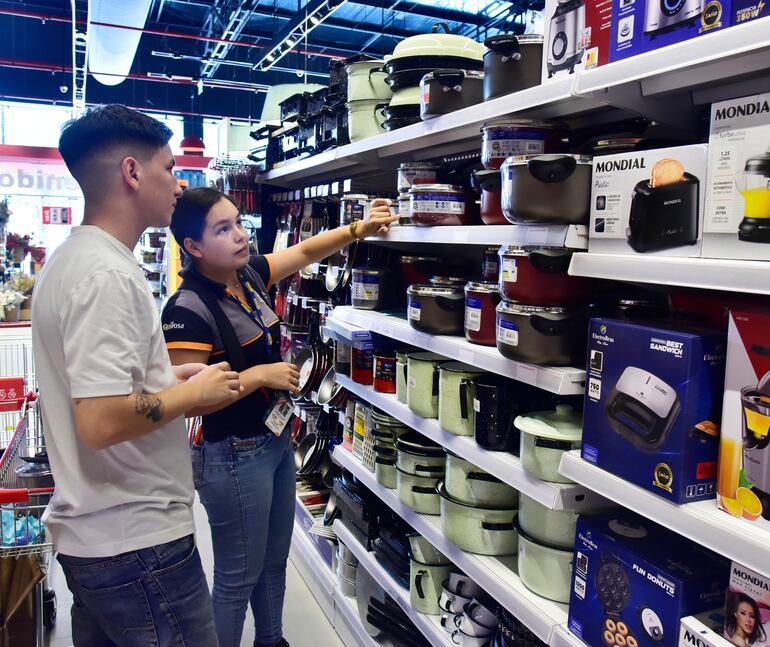 Objetos indispensables para la elaboración de alimentos se comercializan en la tienda.