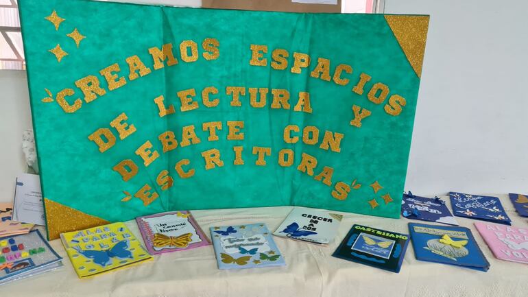 Estudiantes también recibieron puntaje por creatividad en presentación de carpetas.