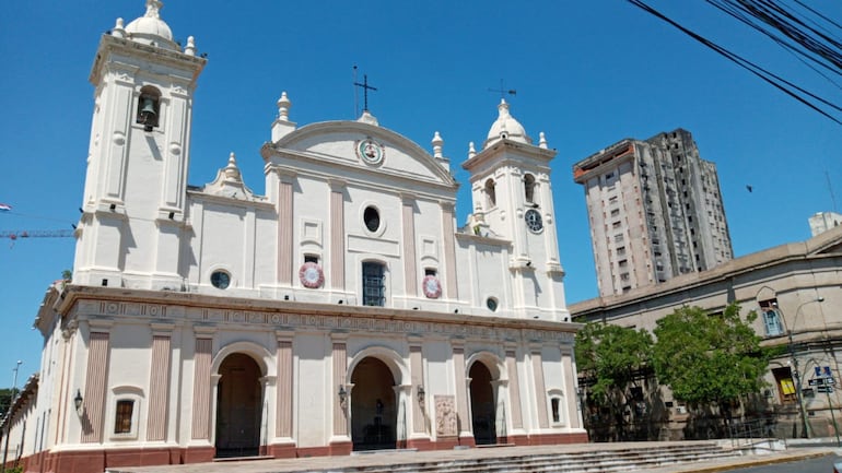 Fachada de la Catedral Metropolitana de Asunción