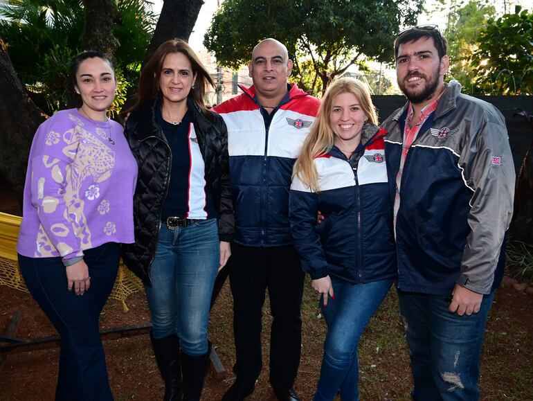 Fabiana Pinedo, Viviana Ottonelli, Daniel Insaulrralde, Sandy Gavilán y Jerko Harasic.