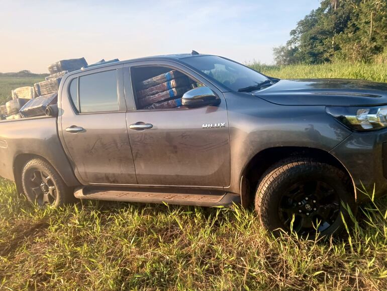 La Senad interceptó el fin de semana un convoy con nueve vehículos cargados con drogas de la estructura criminal liderada por alias “Macho”. Se contabilizaron 14.290 kg de marihuana.