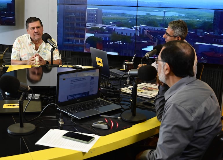 Blas Llano estuvo como invitado del programa “No tienen Nombre” emitido por ABC TV  y Cardinal.