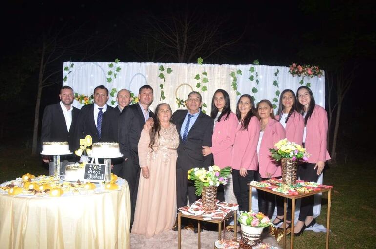 Anicia Mereles y Bartolomé Franco celebran su boda de oro en Acahay.