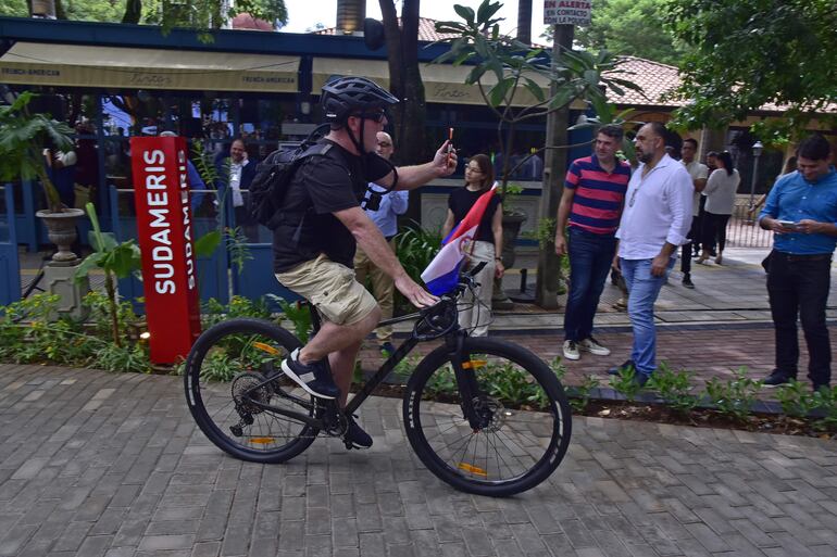 El espacio fue pensado para todos, de manera que incluye la continuación de la bicisenda y tiene en cuenta la accesibilidad para que personas con discapacidad y adultos mayores también puedan integrarse; a esto hay que sumar que está preparado para la circulación de ambulancias y camiones de bomberos en casos de emergencia. 