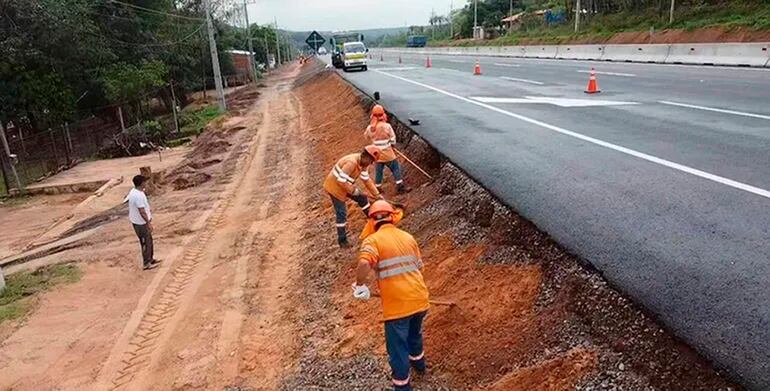 La pendiente se construyó fuera de las normas, por lo que es muy empinada y peligrosa para los automovilistas.