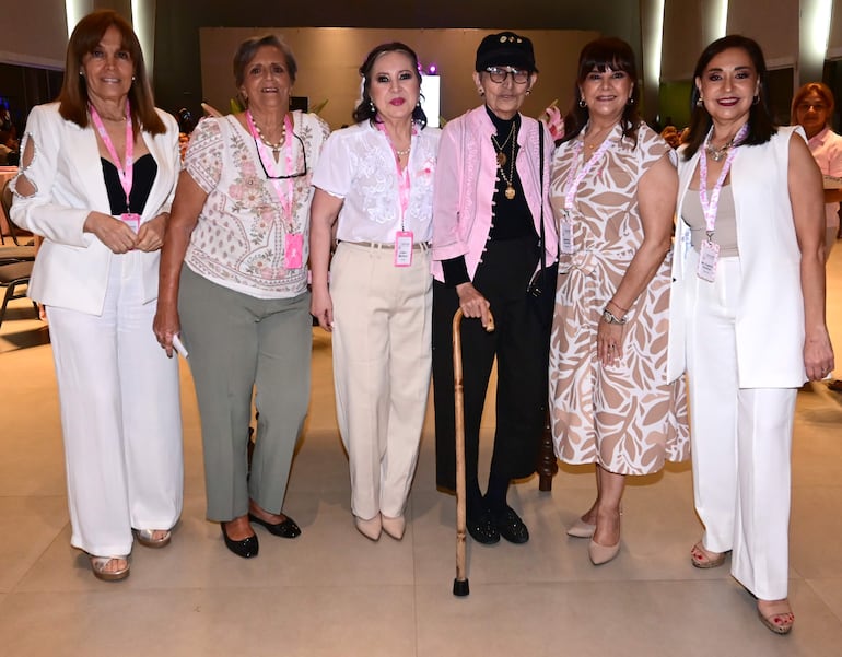 Vicky Valiente, Nelly Jara, Magie Bertolo de Casañas, Lilita Romero, Bettina Cuevas y María Eugenia Giménez. 