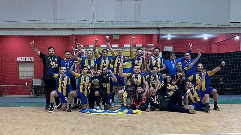 Luque Handball se consagró campeón del Torneo Apertura de la Superliga Metropolitana, al doblegar a Olimpia el domingo, en el polideportivo de la CPH.