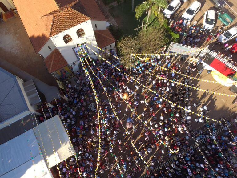 Multitudinaria procesión de la Virgen del Perpetuo Socorro en Pedro Juan Caballero.