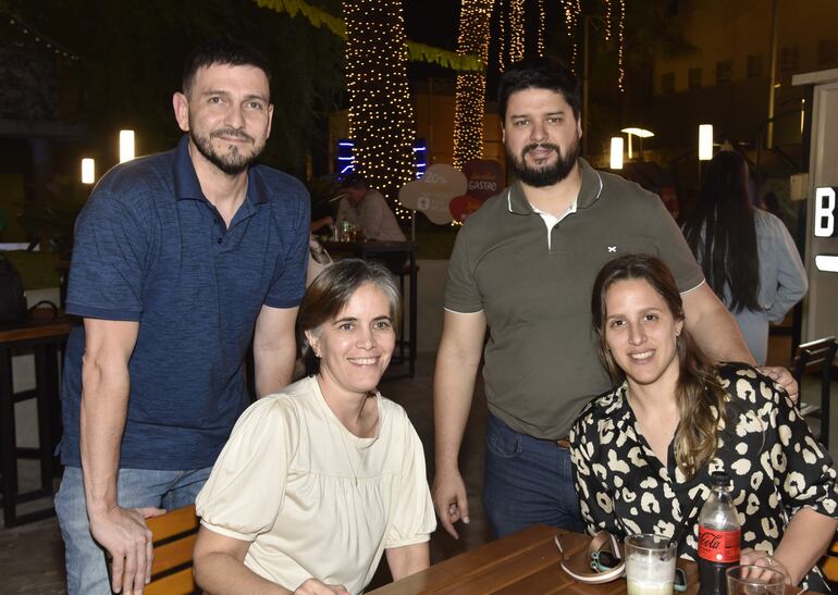 César Brown, Elina González, Mariela Sole y Felipe Barboza.