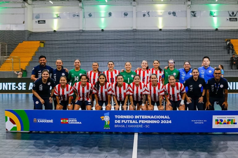 Selección paraguaya de futsal, que disputará la final contra Brasil, el domingo.