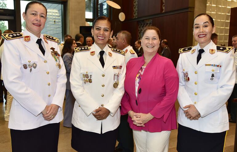 Norma Cáceres, María Zampirópolos, Anne - Marie Iancu y Cynthia Ibáñez.