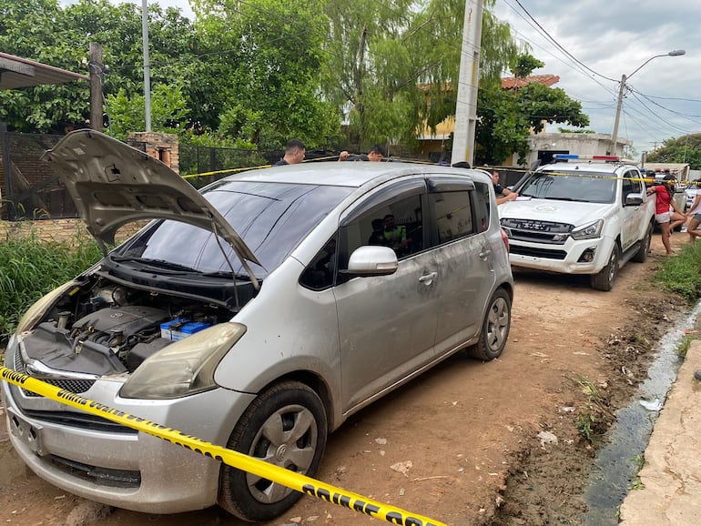 Vehículo recuperado tras balacera y persecución en el barrio Santa Ana.