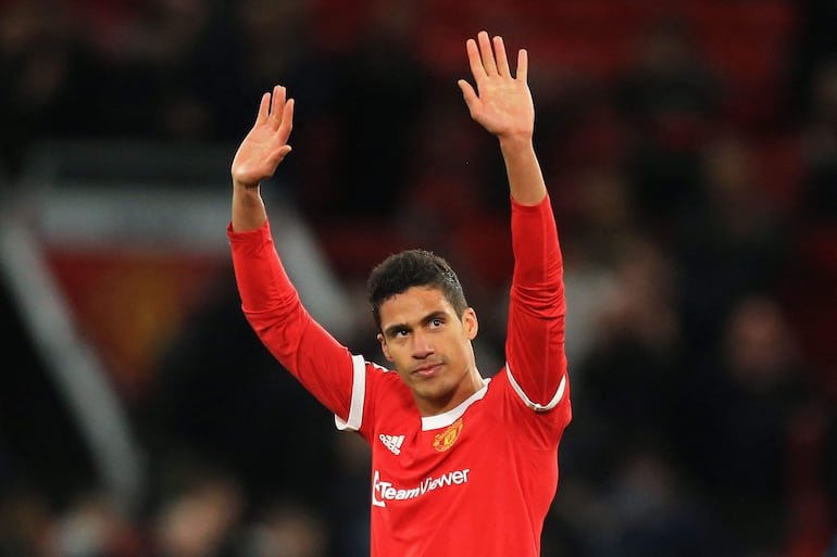 El francés Raphael Varane con la camiseta del Manchester United de Inglaterra. 