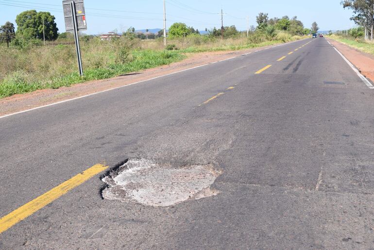 Automovilistas y motociclistas han estado reclamando durante un año la reparación de la ruta PY01.