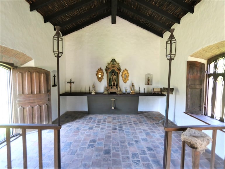 El Oratorio Cabañas en su interior se puede apreciar las imágenes sacras de la época colonial.