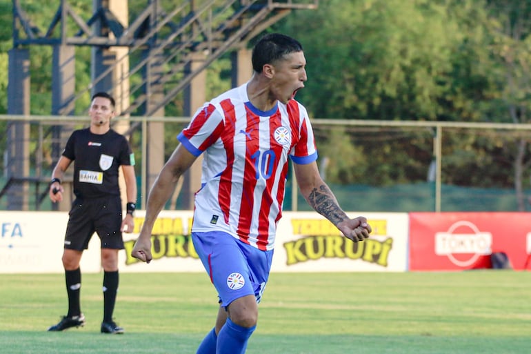 Luca Kmet, autor del gol  de la victoria de Paraguay en el partido amistoso de ayer ante Bolivia.