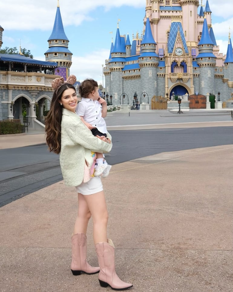 ¡Pura ternura! Nadia Ferreira y Marquito disfrutando de un domingo en Disney World. (Instagram/Nadia Ferreira)