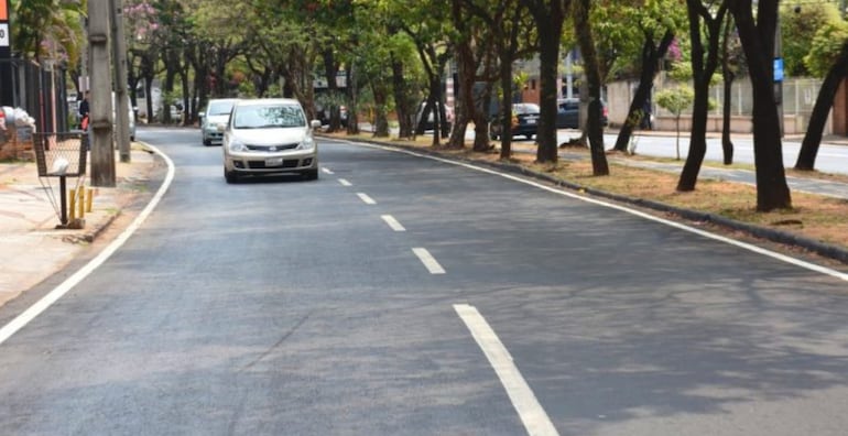 Así se encuentra la avenida Boggiani tras los trabajos de repavimentación. Se prevé mejorar  12 tramos viales, en un área de 208.422 metros cuadrados utilizando 17.200 toneladas  de asfalto.