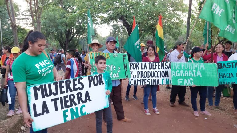 Los campesinos marcharán para exigir tierras y que la Fiscalía deje de actuar por intereses políticos.