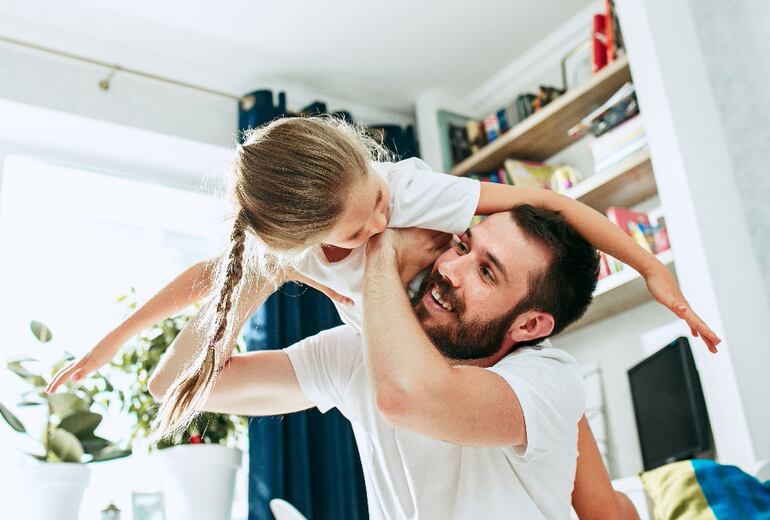 Para lograr el regalo perfecto para papá, Banco Sudameris propone descuentos y reintegros imperdibles.