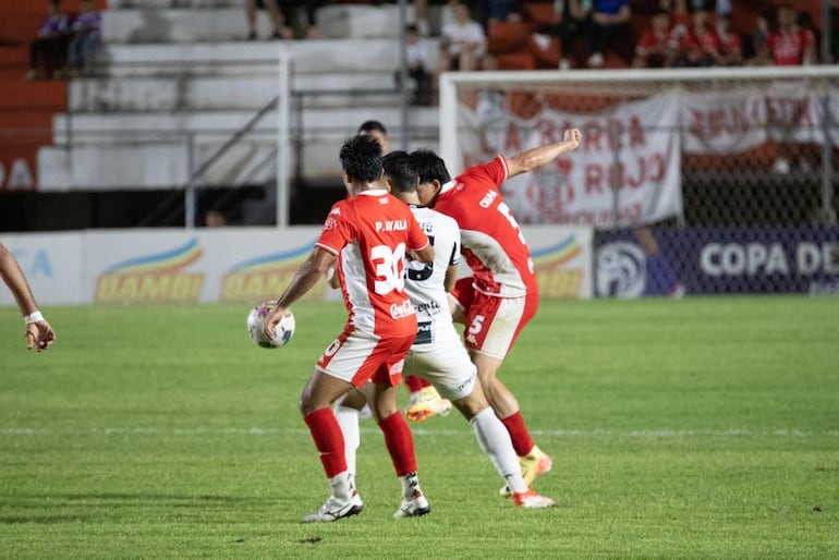 General Caballero y Tacuary igualaron sin goles