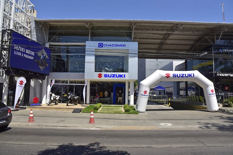 Suzuki Motos estrena casa en la Avda. San Martín casi Lillo.