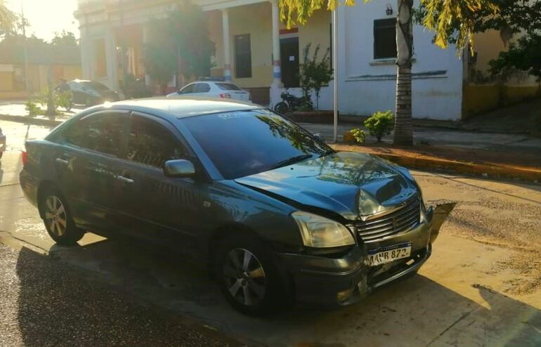 El automóvil del joven Samuel Santacruz Medina, quedó retenido en el local policial.