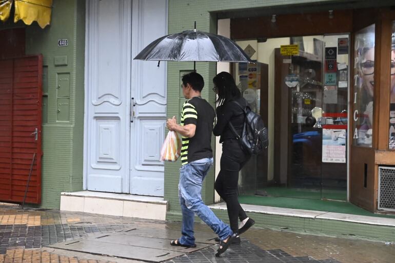 Once departamentos del país serán afectados por lluvias con tormentas eléctricas en la jornada del domingo.