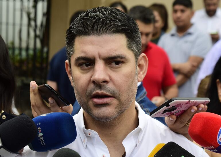 Óscar “Nenecho” Rodríguez, intendente asunceno, aceptó que ya no hay dinero para el desagüe en zona de la Universidad La Católica, pese a que tenía disponibles los bonos G8 desde el 2022.
