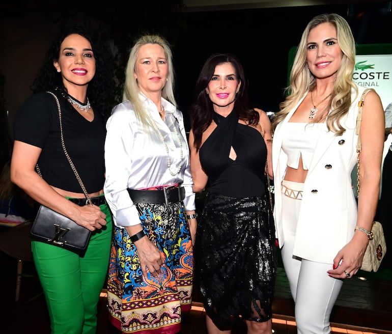 Ruth Domínguez, Dolly Muller, Dora de Branski y Luz Marina González.