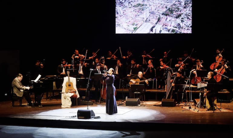 El Teatro Municipal se llenó de público para presenciar este sentido homenaje a la guarania.