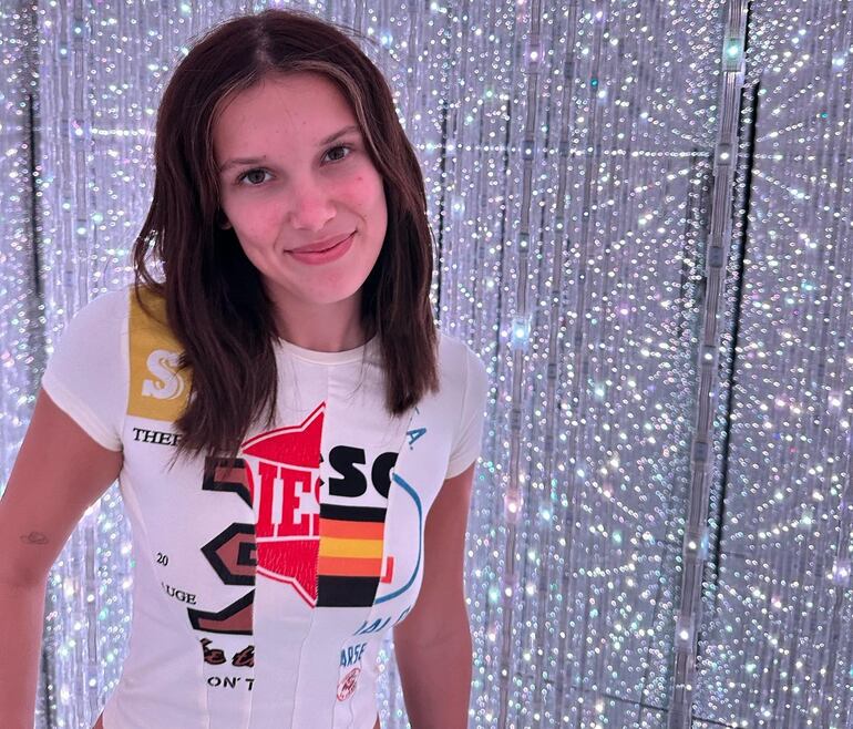 Millie Bobby Brown se estrena como escritora y el libro se llama Nineteen Steps.