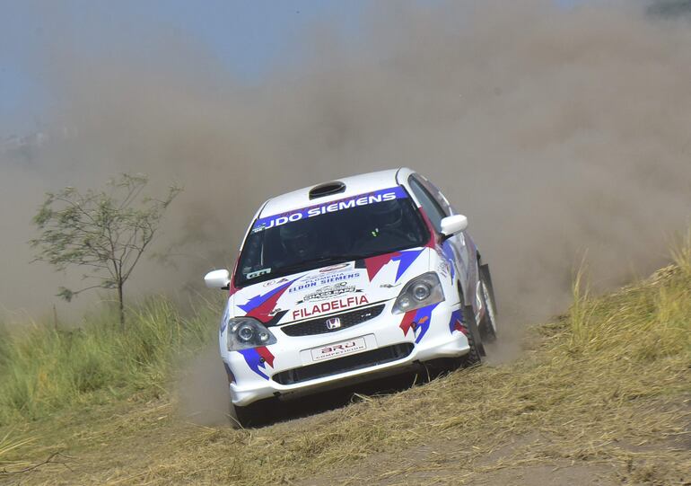 Udo Siemens y Cristian Ramos (Honda Civic Type R) ganaron la RC4-16V.