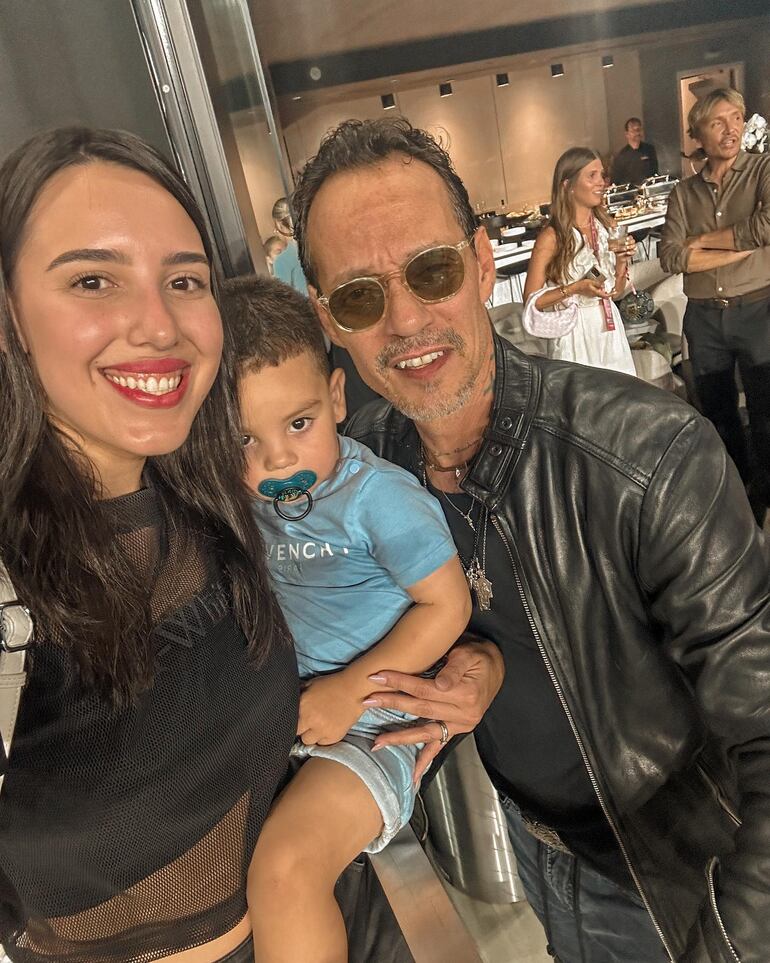 Alexia Notto, Francesco y Marc Anthony, en el DRV PNK Stadium. (Instagram/Alexia Notto)