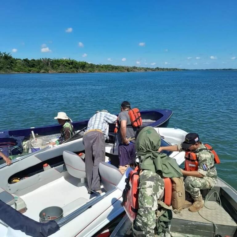 Una turista y un baqueano  se encuentran desaparecidos en aguas del río Paraná,