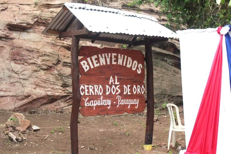 
Este es uno de los accesos para llegar al Cerro dos de Oro ubicado a 800 metros del centro urbano de la ciudad 