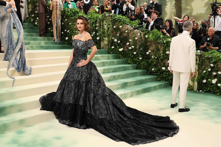 Penélope Cruz llegando a la Met Gala 2024 celebrada en el Metropolitan Museum of Art, en Nueva York.