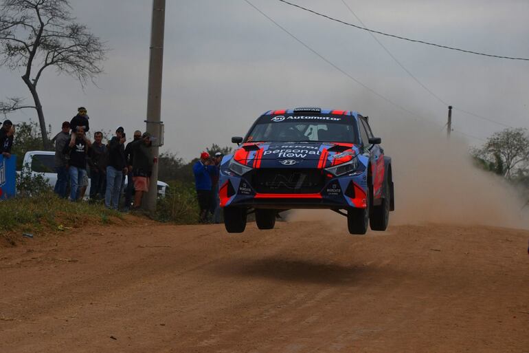 Fau Zaldívar y Marcelo Der Ohannesian culminaron cuartos luego de remontar cinco posiciones en Rally de Santa Cruz, Bolivia y se mantienen en la punta del Campeonato FIA/Codasur.