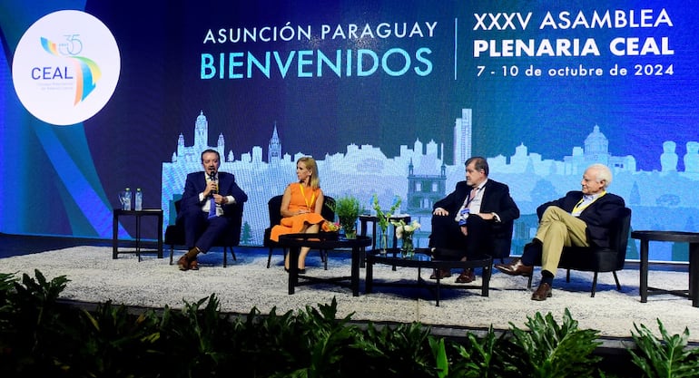 Cristobal Rodas, de Ceal- Bolivia realiza sus comentarios sobre la primera jornada del  XXXV Asamblea Plenaria del Consejo Empresarial de América Latina (CEAL), que se desarrolla en Asunción.