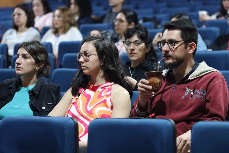 Uno de los talleres en la UNA, relacionada a la ciencia y al comunicación.