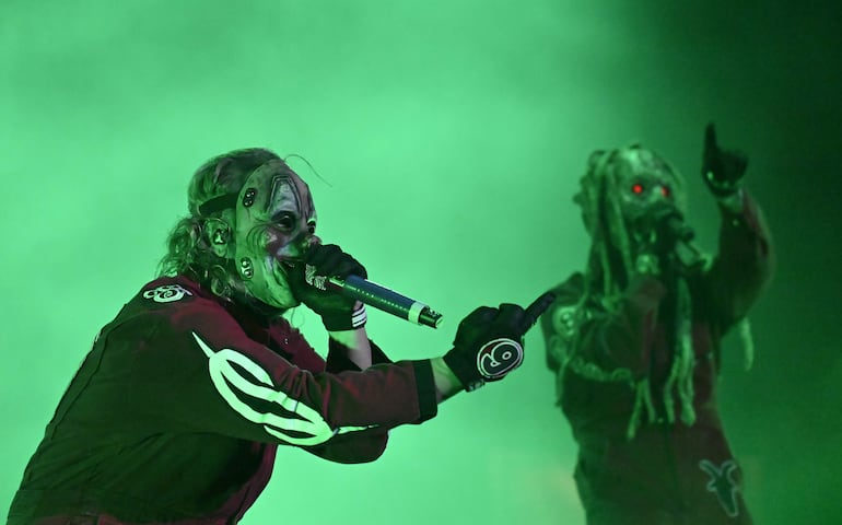 El "Clown", Shawn Crahan, y Corey Taylor, en una de sus muchas intervenciones en conjunto, brutales.