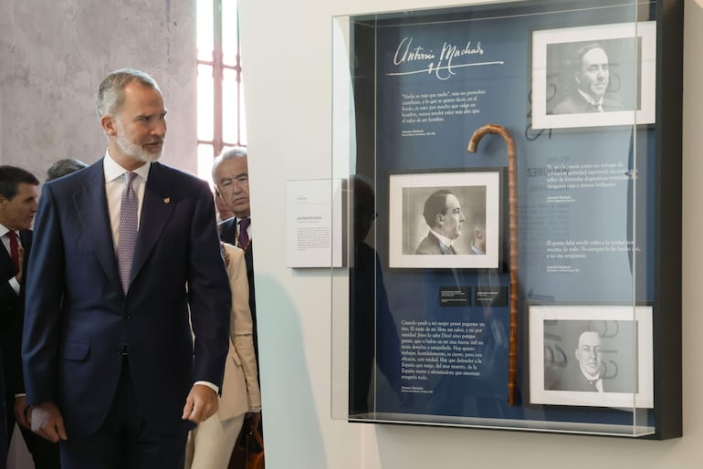 El rey Felipe VI inaugura este lunes en Sevilla la exposición `Los Machado. Retrato de familia', que mostrará por primera vez juntos los dos grandes fondos documentales de los poetas Manuel y Antonio.