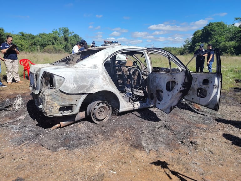 Asalto a cambista: se llevaron su auto y lo incineraron en Encarnación.