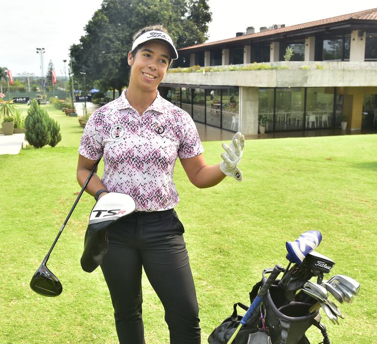 "Uno debe animarse a probar el deportes, y si es golf, mejor. Yo probé y me quedé", aseguró Sofi.