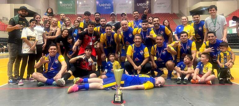 Integrantes del equipo campeón del torneo en espacio reducido del CPDP: Filial Luque.