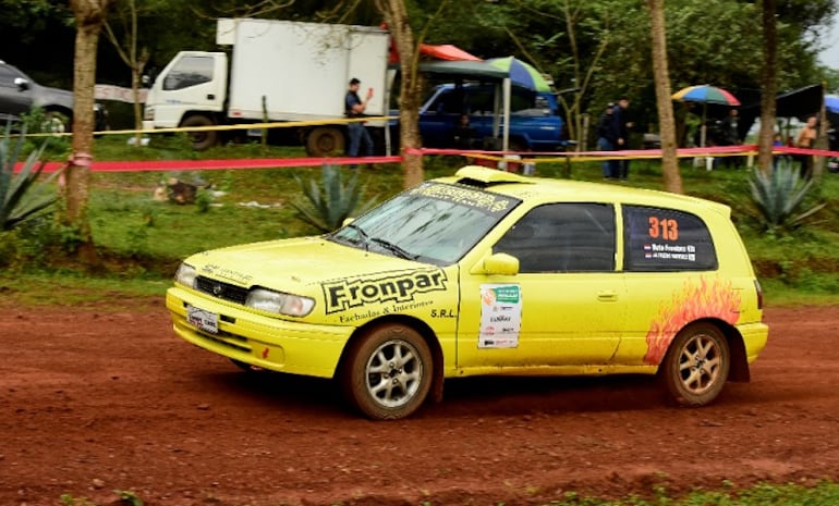 Alberto Frontera es el piloto campeón en la Clase RC3 16 V, mientras que el copiloto consagrado es Nelson Kahn (p). También subirán al podio Nelson Kahn (h)/Javier Díaz y Julio Martínez (p)/Julio Martínez (h).