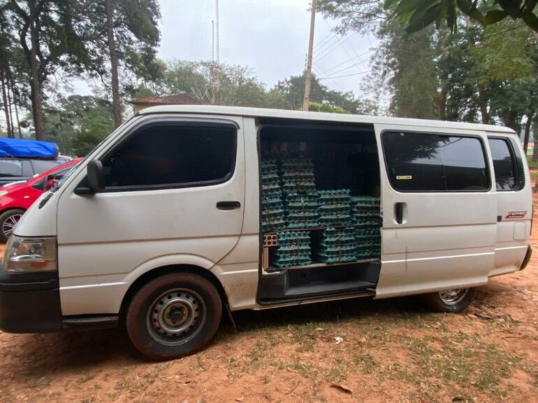 Imagen de archivo de un operativo donde se detectaron varios vehículos cargados con huevos en el departamento de Canindeyú. 