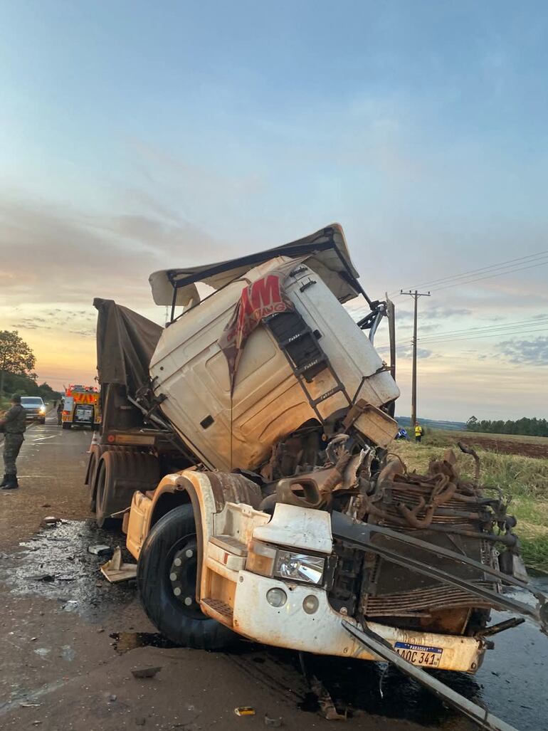 Choque frontal entre camiones deja como saldo un muerto en San Rafael del Paraná