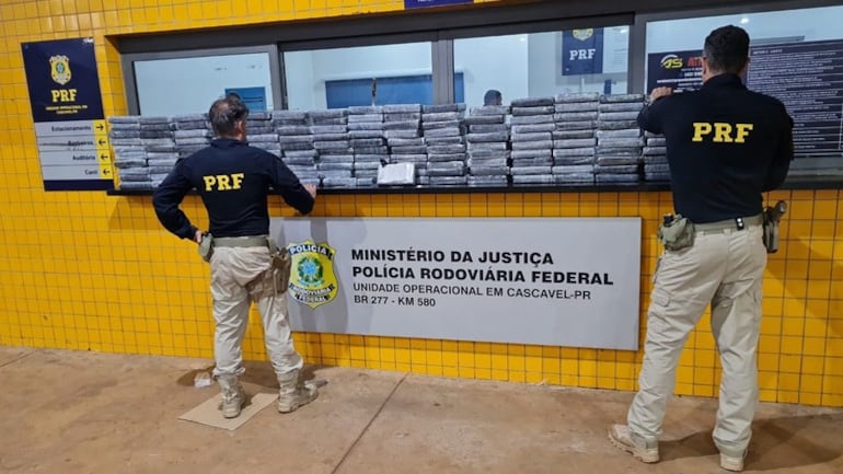 En 159 paquetes había 173 kilos de cocaína, incautados durante un operativo policial en Cascavel, Paraná. 