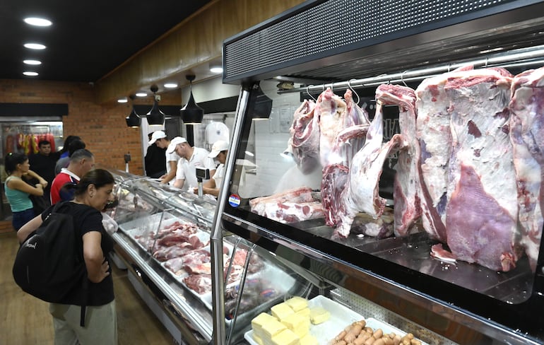 La carne en sus distintos cortes y variedades se consiguen a precios
accesibles.
